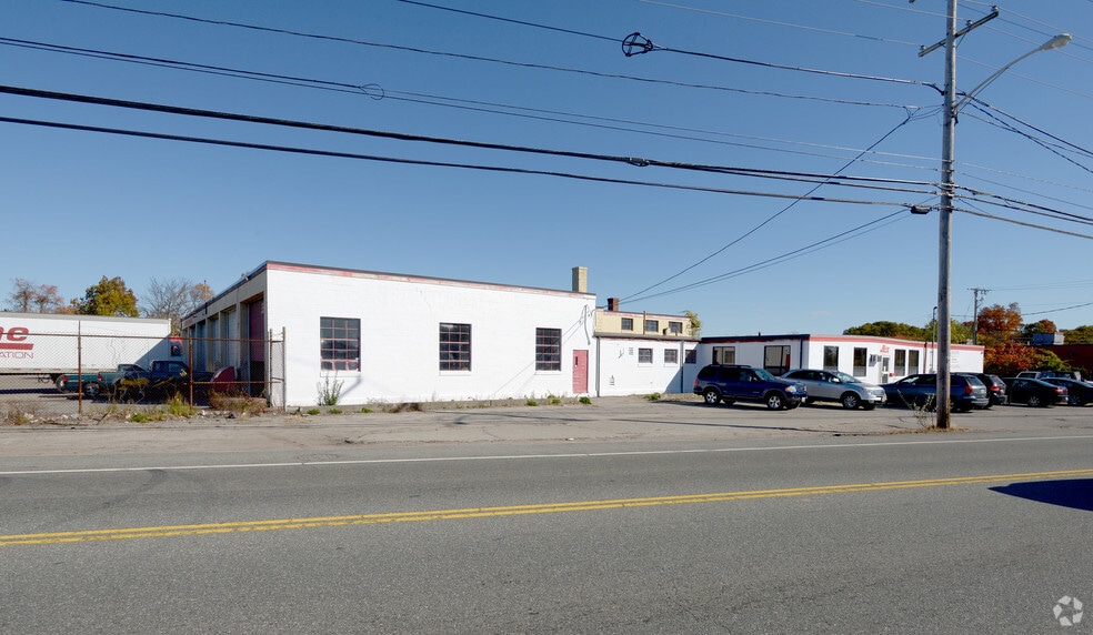 370 Wampanoag Trl, Riverside, RI à louer - Photo de l’immeuble – Image 3 sur 4