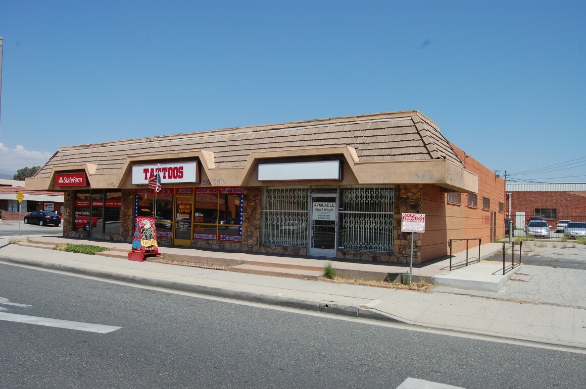 588-592 Azusa Ave, Covina, CA à louer Photo de l’immeuble– Image 1 sur 3