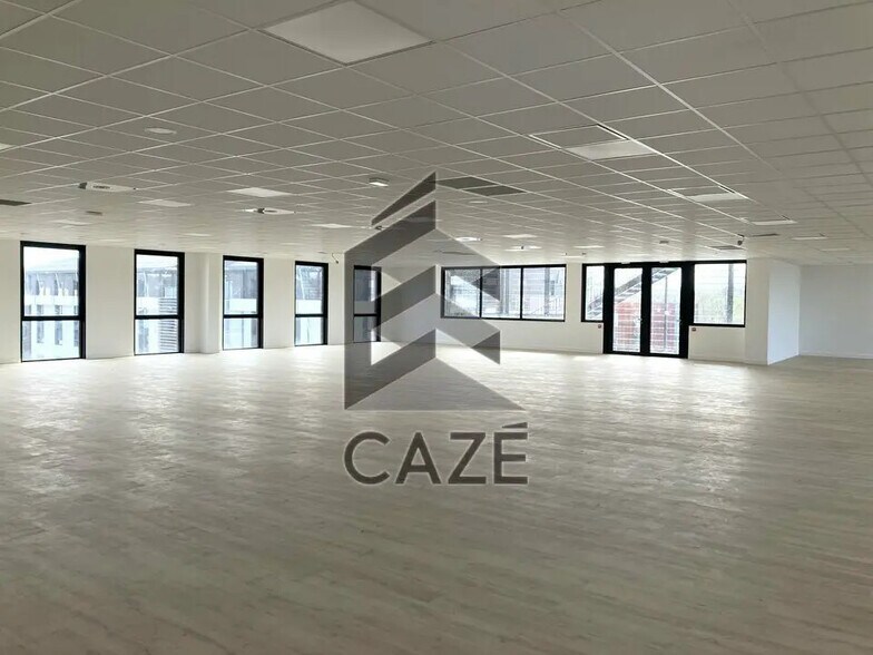 Bureau dans Mérignac à louer - Photo de l’immeuble – Image 3 sur 8