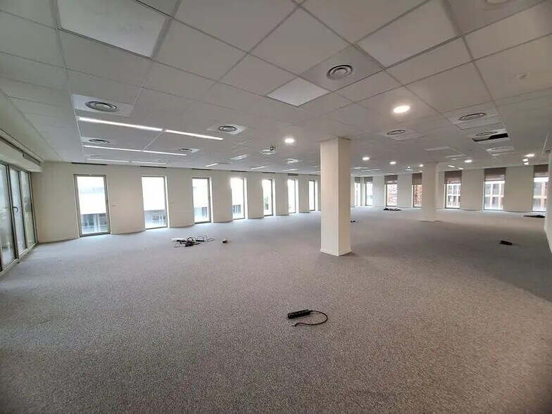 Bureau dans Bordeaux à louer - Photo de l’immeuble – Image 1 sur 8