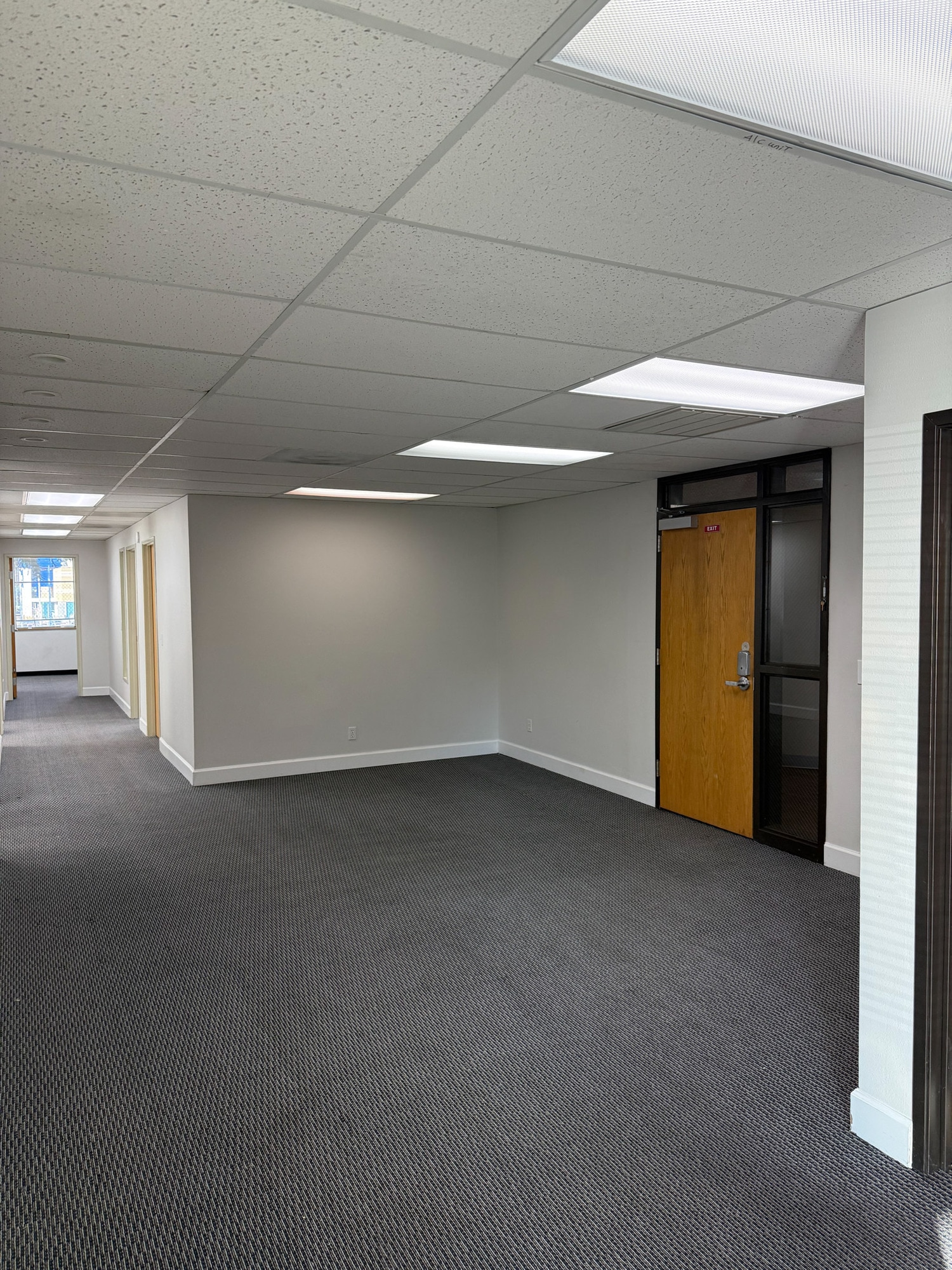 7831 SE Lake Rd, Portland, OR à louer Photo intérieure– Image 1 sur 7