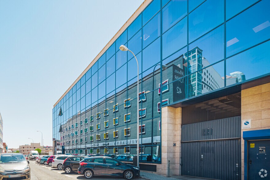 Calle de Manuel Tovar, 49, Madrid, Madrid à louer - Photo de l’immeuble – Image 2 sur 24