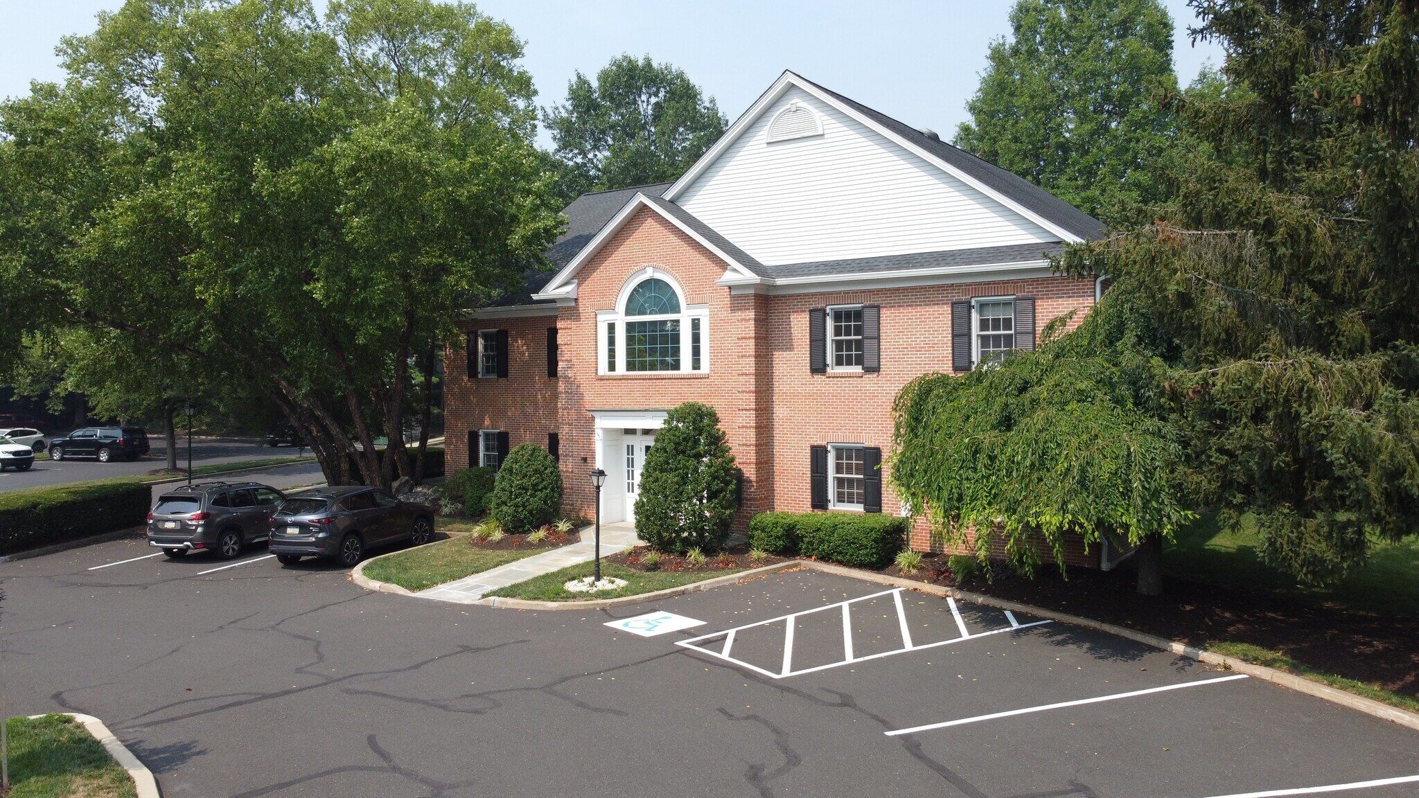 200 S Clinton St, Doylestown, PA à louer Photo de l’immeuble– Image 1 sur 9
