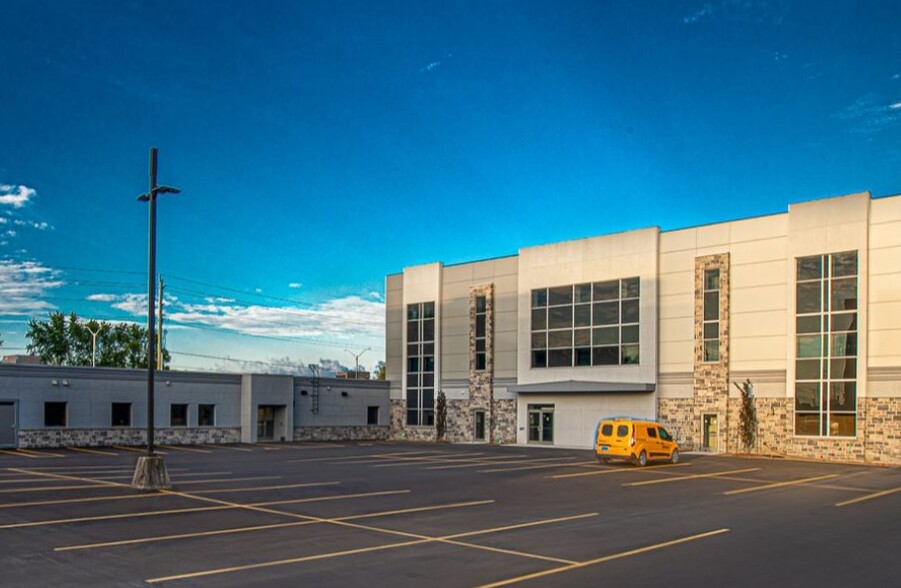 1479 John Counter Blvd, Kingston, ON à louer - Photo principale – Image 1 sur 1