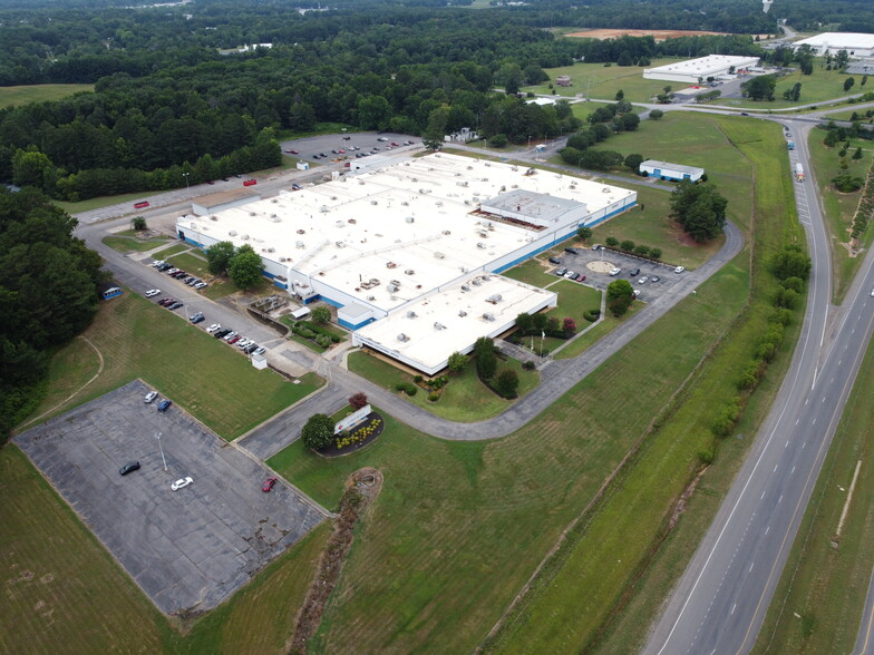 1641 Thompson Rd, Hartselle, AL à louer - Photo de l’immeuble – Image 1 sur 15