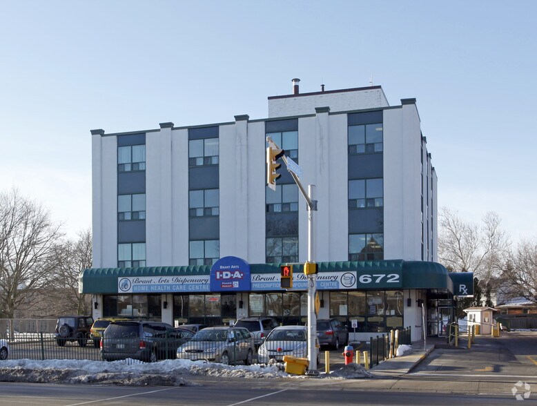 672 Brant St, Burlington, ON à louer - Photo de l’immeuble – Image 2 sur 2