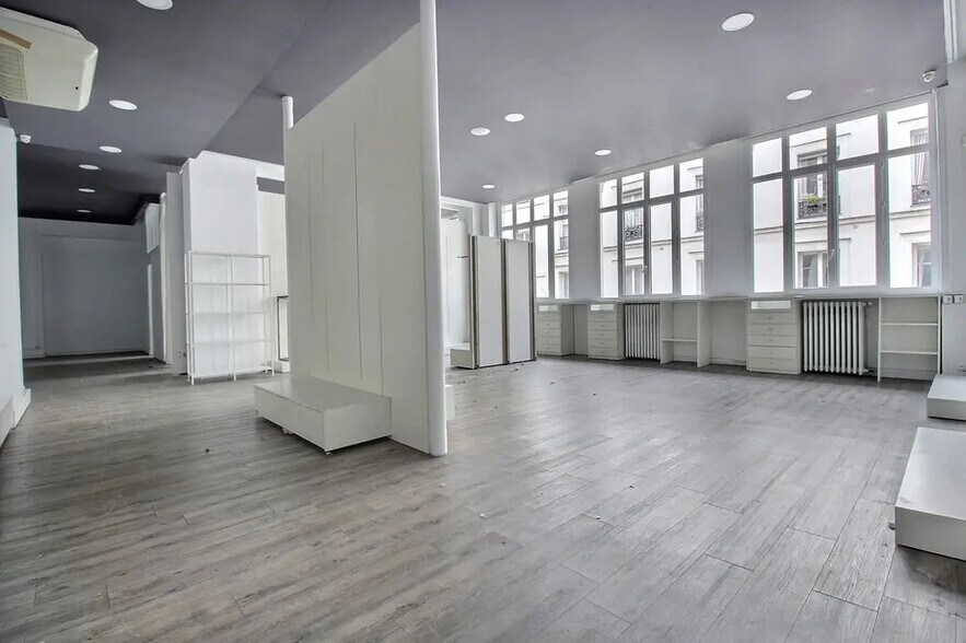 Bureau dans Paris à louer - Photo de l’immeuble – Image 1 sur 11