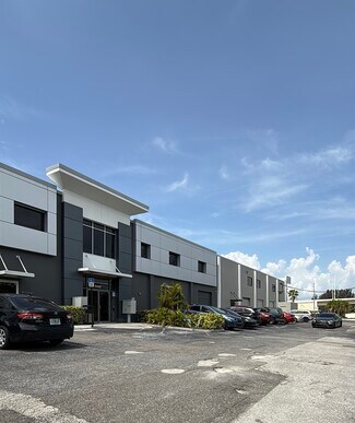 Plus de détails pour 5402 W Laurel St, Tampa, FL - Bureau à vendre