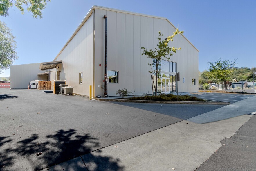 140 Grove Ct, Healdsburg, CA à louer - Photo de l’immeuble – Image 3 sur 17