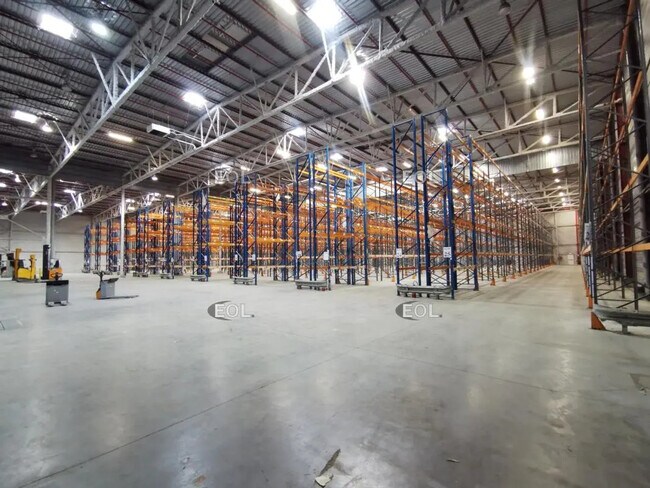 Plus de détails pour Industriel/Logistique à louer
