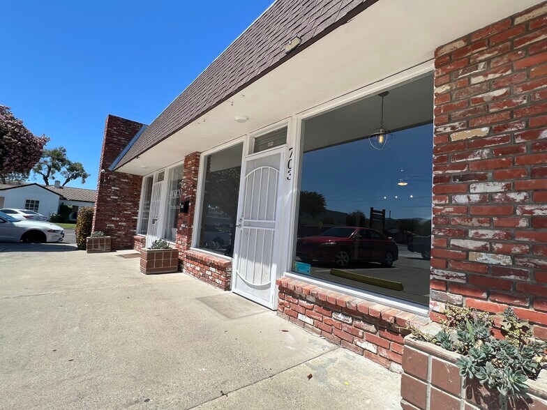 701 E Ocean Ave, Lompoc, CA à louer - Photo de l’immeuble – Image 2 sur 11