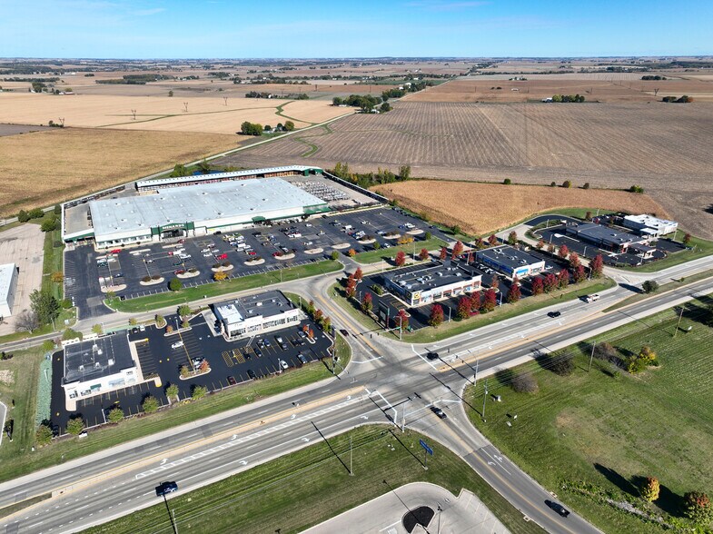 4406 E Lincolnway, Sterling, IL à louer - Photo de l’immeuble – Image 3 sur 4