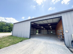 124 Industrial Dr, Boerne, TX à louer Photo intérieure– Image 1 sur 4