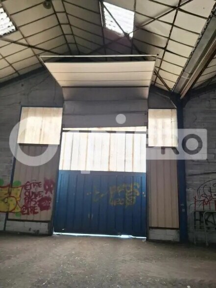 Local d’activités dans Attichy à louer - Photo de l’immeuble – Image 1 sur 6