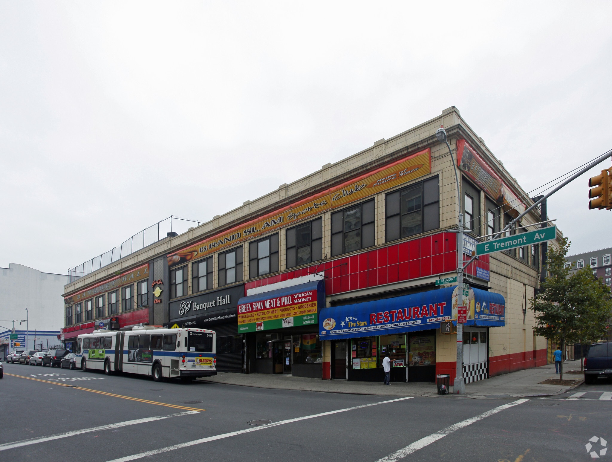 478 E Tremont Ave, Bronx, NY à louer Photo principale– Image 1 sur 5