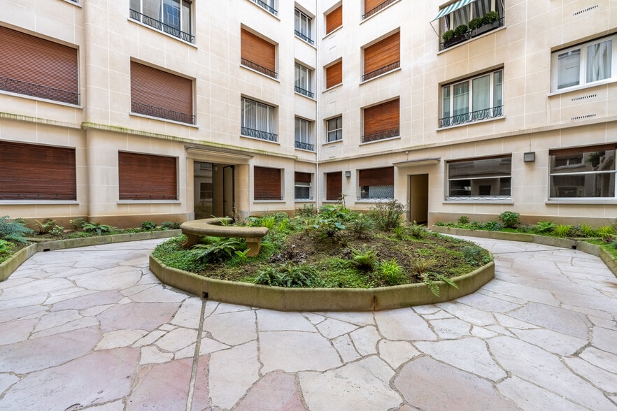 15 Boulevard Flandrin, Paris à louer - Photo de l’immeuble – Image 3 sur 3