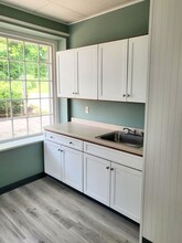 395 W Avon Rd, Avon, CT à louer Photo intérieure– Image 2 sur 7