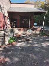 141 S Main St, Beacon Falls, CT à louer Photo intérieure– Image 2 sur 12