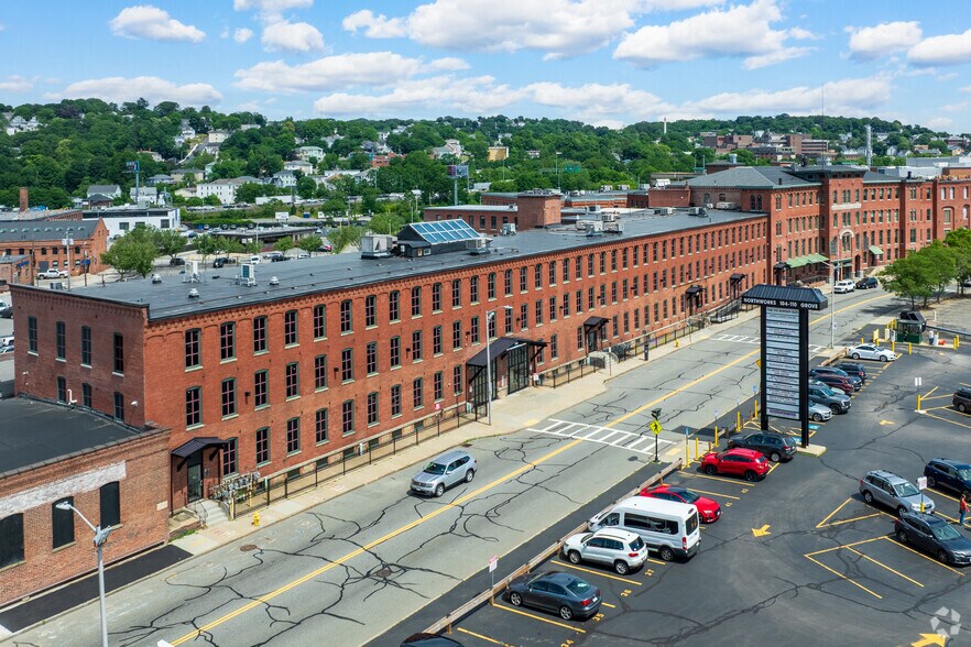 108 Grove St, Worcester, MA à louer - Aérien – Image 2 sur 13
