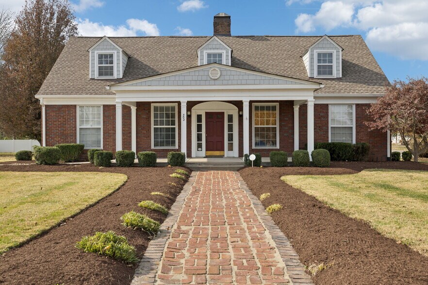 502 Hazelwood Dr, Smyrna, TN à louer - Photo de l’immeuble – Image 1 sur 32