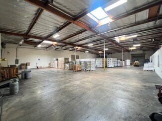 Plus de détails pour 8320-8350 Isis Ave, Los Angeles, CA - Industriel/Logistique à louer