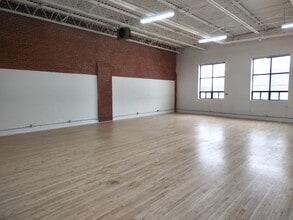 276 Carlaw Av, Toronto, ON à louer Photo intérieure– Image 1 sur 5