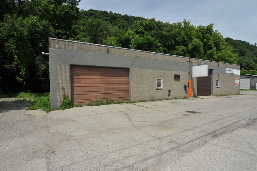 8131 Maccorkle Ave, Charleston, WV à vendre - Photo de l’immeuble – Image 3 sur 14