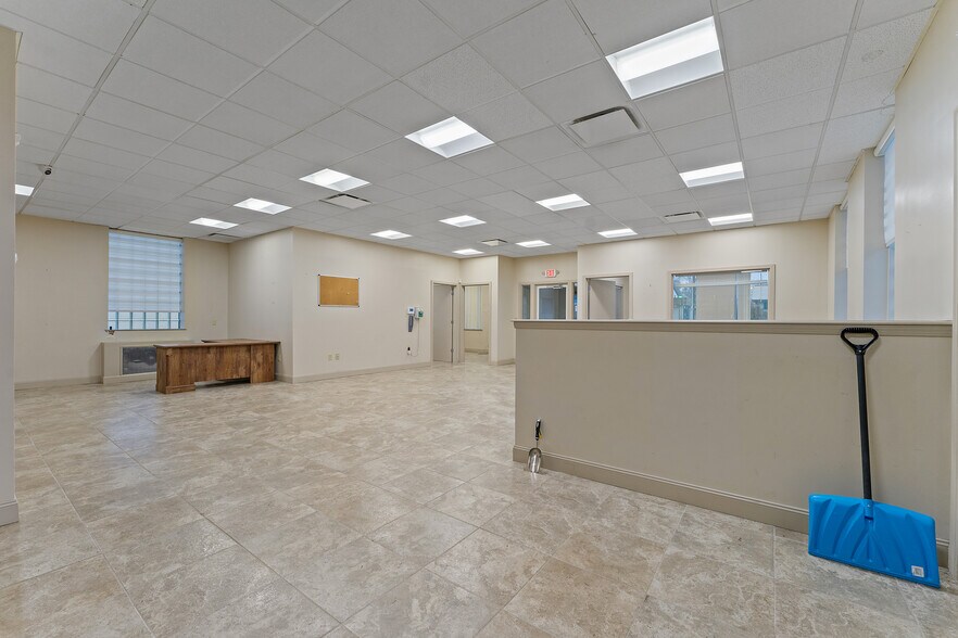 403 Tenney Ave, Campbell, OH à vendre - Photo intérieure – Image 3 sur 25