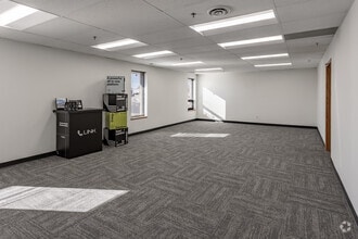 7850-7890 12th Ave E, Bloomington, MN à louer Photo intérieure– Image 1 sur 6