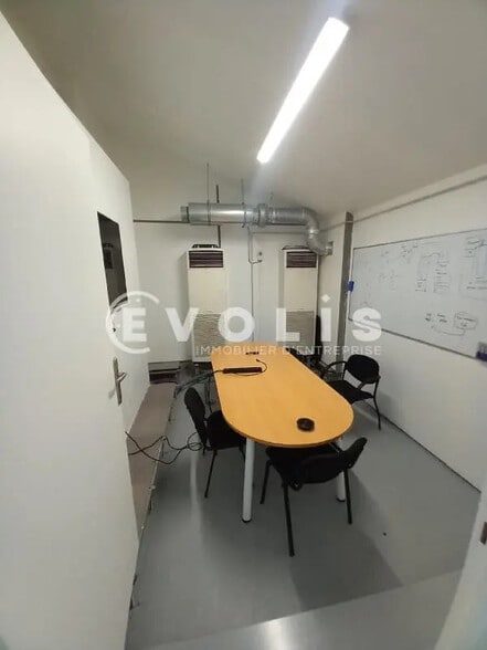 Bureau dans Gentilly à louer - Photo de l’immeuble – Image 2 sur 10