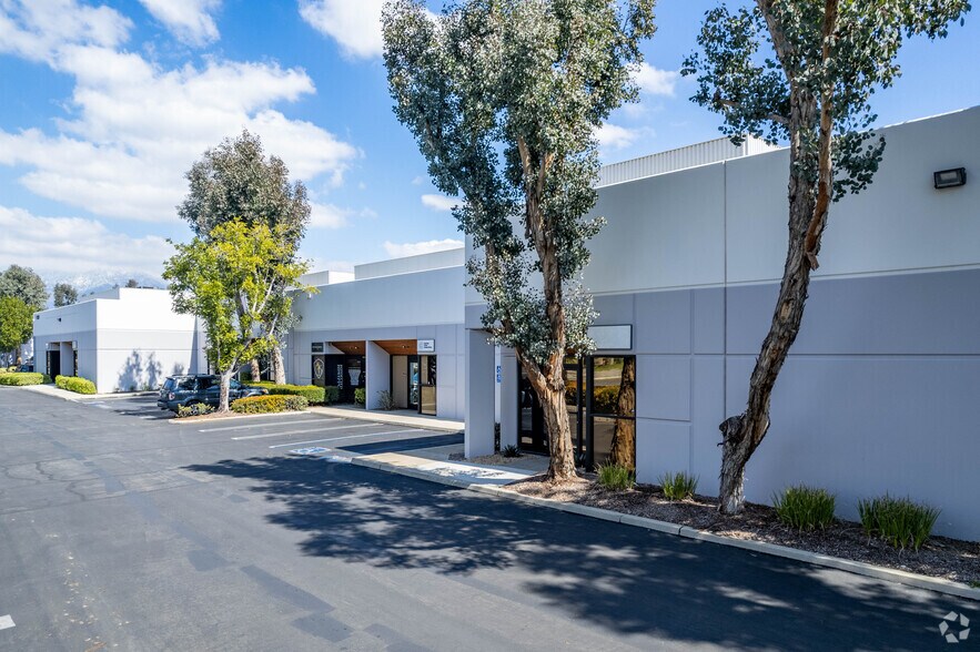 9370 7th St, Rancho Cucamonga, CA à louer - Photo de l’immeuble – Image 3 sur 9