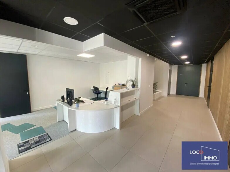 Bureau dans Pessac à louer - Photo de l’immeuble – Image 1 sur 15
