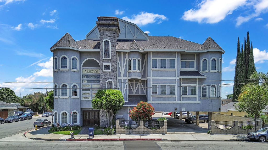 16600 Woodruff Ave, Bellflower, CA à vendre Photo de l’immeuble– Image 1 sur 19