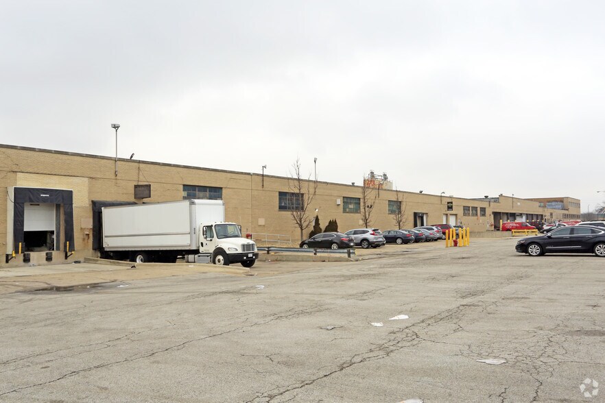 4532 S Kolin Ave, Chicago, IL à louer - Photo de l’immeuble – Image 3 sur 7