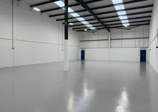 16 Eastbury Rd, Londres à louer Photo intérieure– Image 1 sur 1