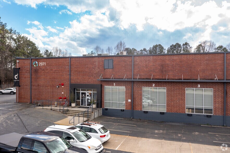 2971 Olympic Industrial Dr SE, Smyrna, GA à louer - Photo de l’immeuble – Image 3 sur 6