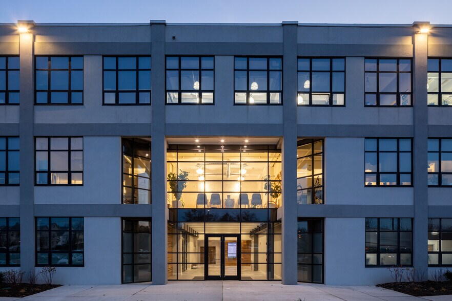 409 Joyce Kilmer Ave, New Brunswick, NJ à louer - Photo de l’immeuble – Image 1 sur 11