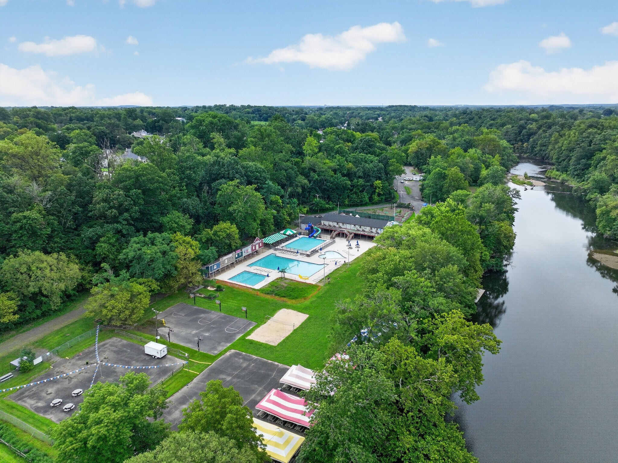 13 Beaver St, Hulmeville, PA à vendre Photo de l’immeuble– Image 1 sur 59