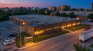 Plus de détails pour 605-607 Rue Deslauriers, Saint-Laurent, QC - Industriel/Logistique à vendre