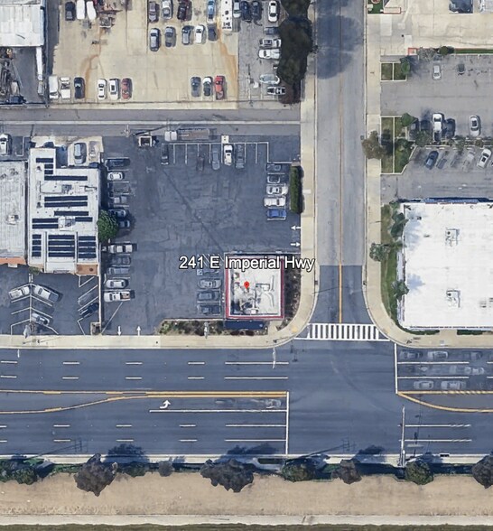 241 E Imperial Hwy, La Habra, CA à louer - Photo de l’immeuble – Image 2 sur 3