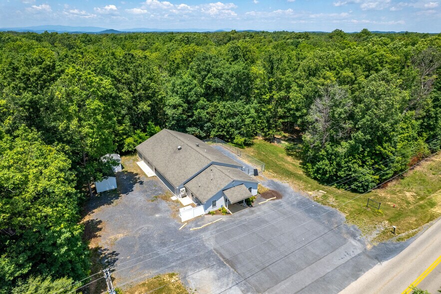 1001 Mount Torrey Rd, Lyndhurst, VA à vendre - Photo de l’immeuble – Image 2 sur 13