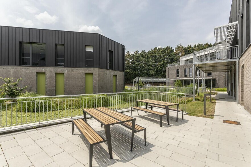 61 Rue De La Cimaise, Villeneuve-d'Ascq à louer - Photo de l’immeuble – Image 3 sur 15