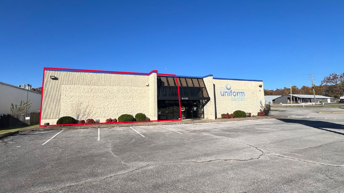 4400 S Thompson St, Springdale, AR à louer Photo principale– Image 1 sur 7