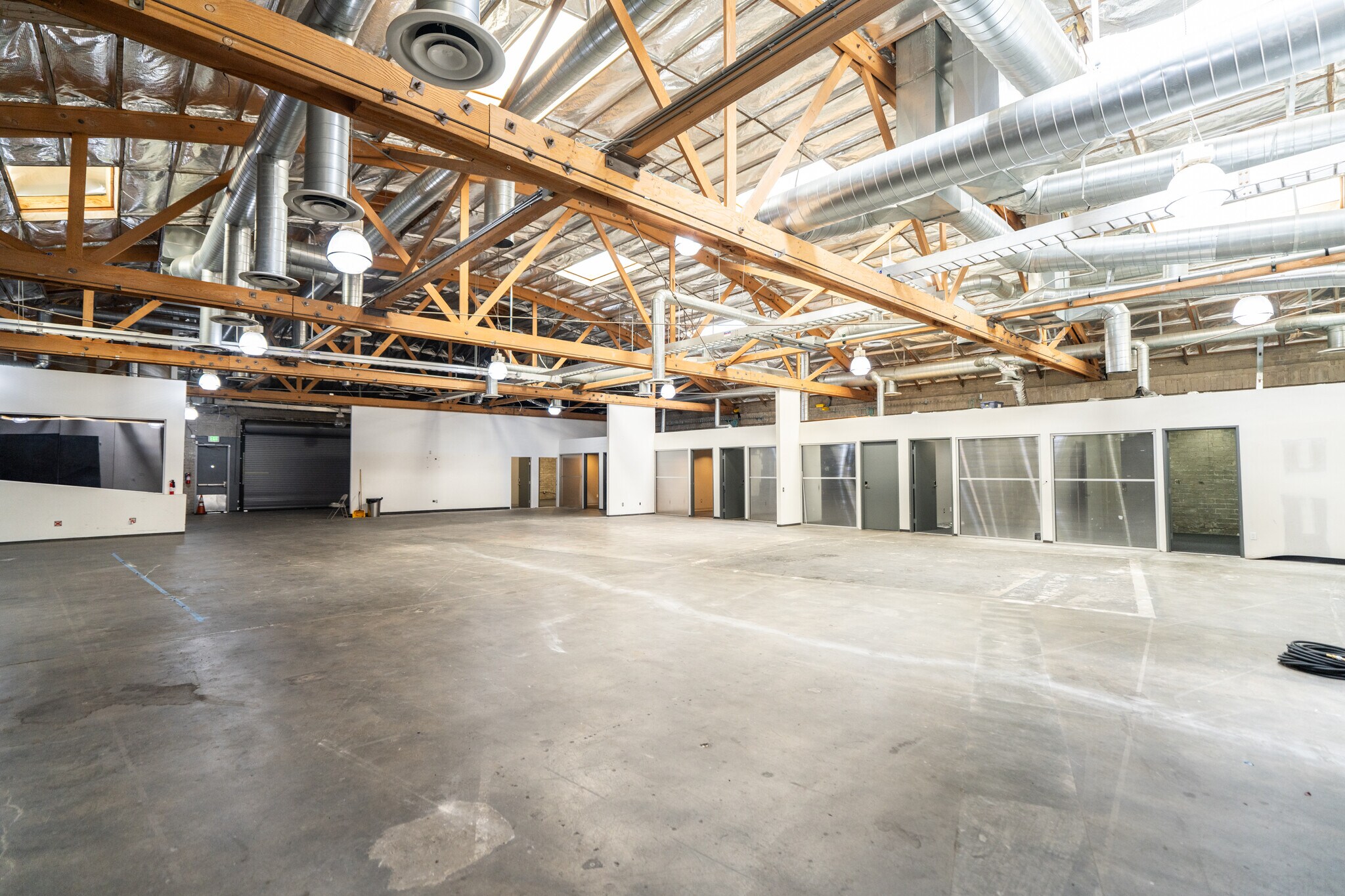 33-43 E Orange Grove Ave, Burbank, CA à louer Photo principale– Image 1 sur 14