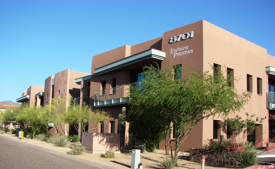 8701 E Vista Bonita Dr, Scottsdale, AZ à louer - Photo de l’immeuble – Image 3 sur 9