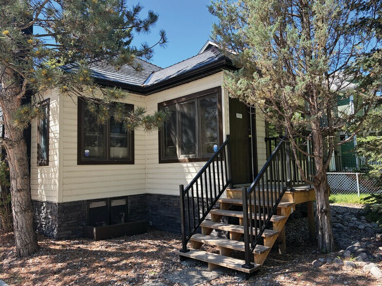 8210 108 St, Edmonton, AB à vendre - Photo de l’immeuble – Image 3 sur 16