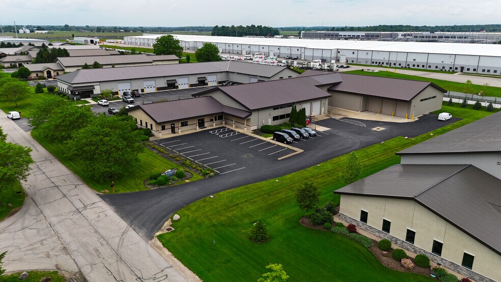 8425 Rausch Dr, Plain City, OH à vendre - Photo de l’immeuble – Image 2 sur 30