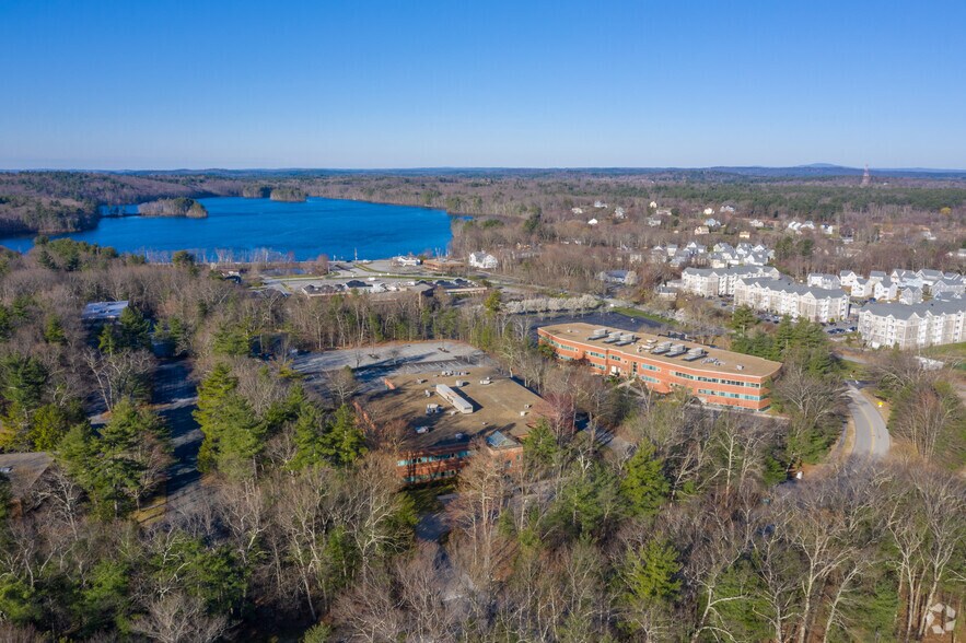 43 Nagog Park, Acton, MA à vendre - Photo de l’immeuble – Image 2 sur 7
