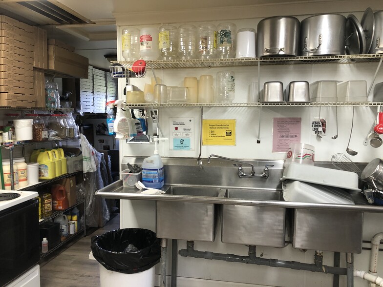 3114 Chicago Dr, Hudsonville, MI à vendre - Photo intérieure – Image 2 sur 8