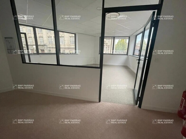 Bureau dans Lyon à louer - Photo de l’immeuble – Image 2 sur 7